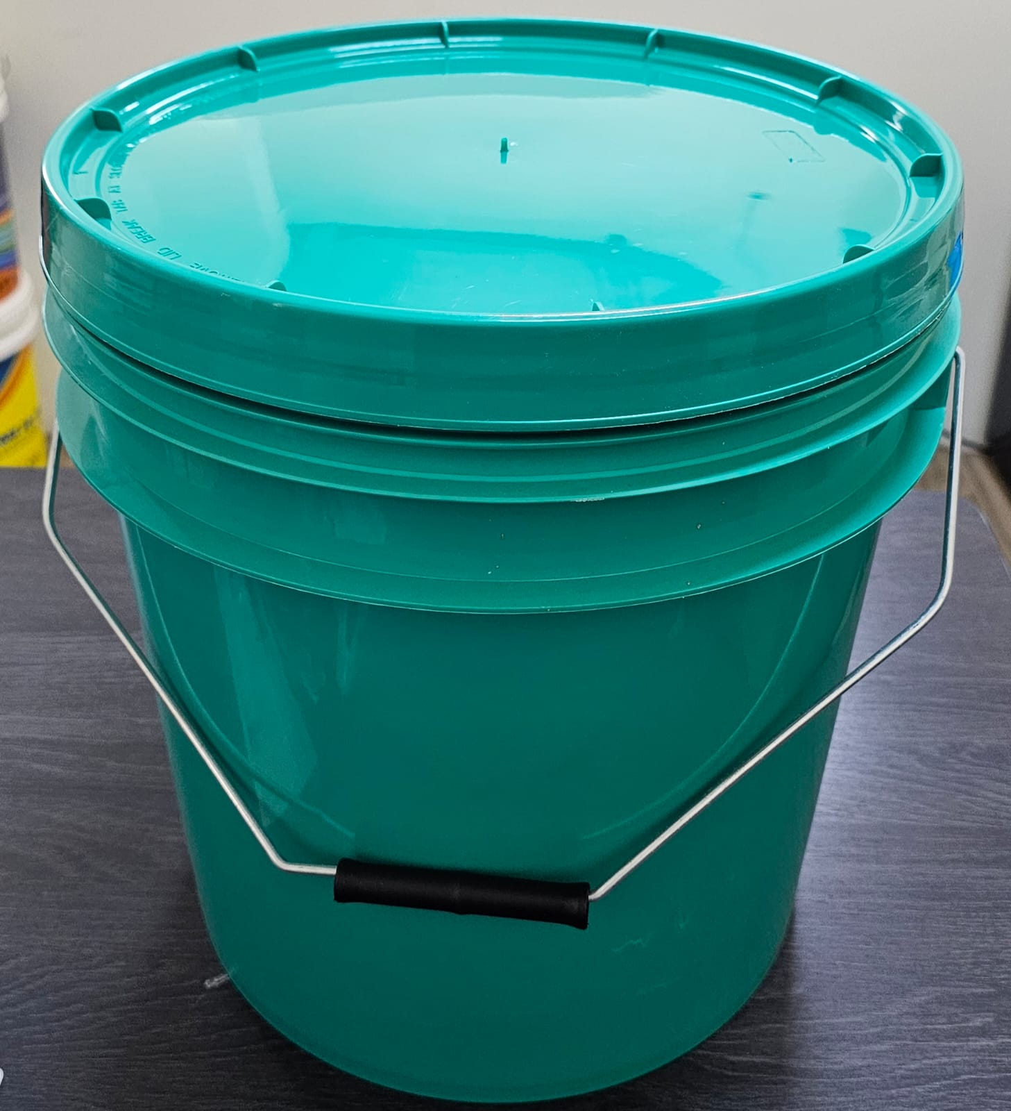 1 Litre Buckets
